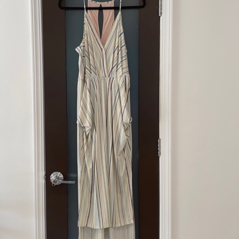 BCBG dress with pockets!